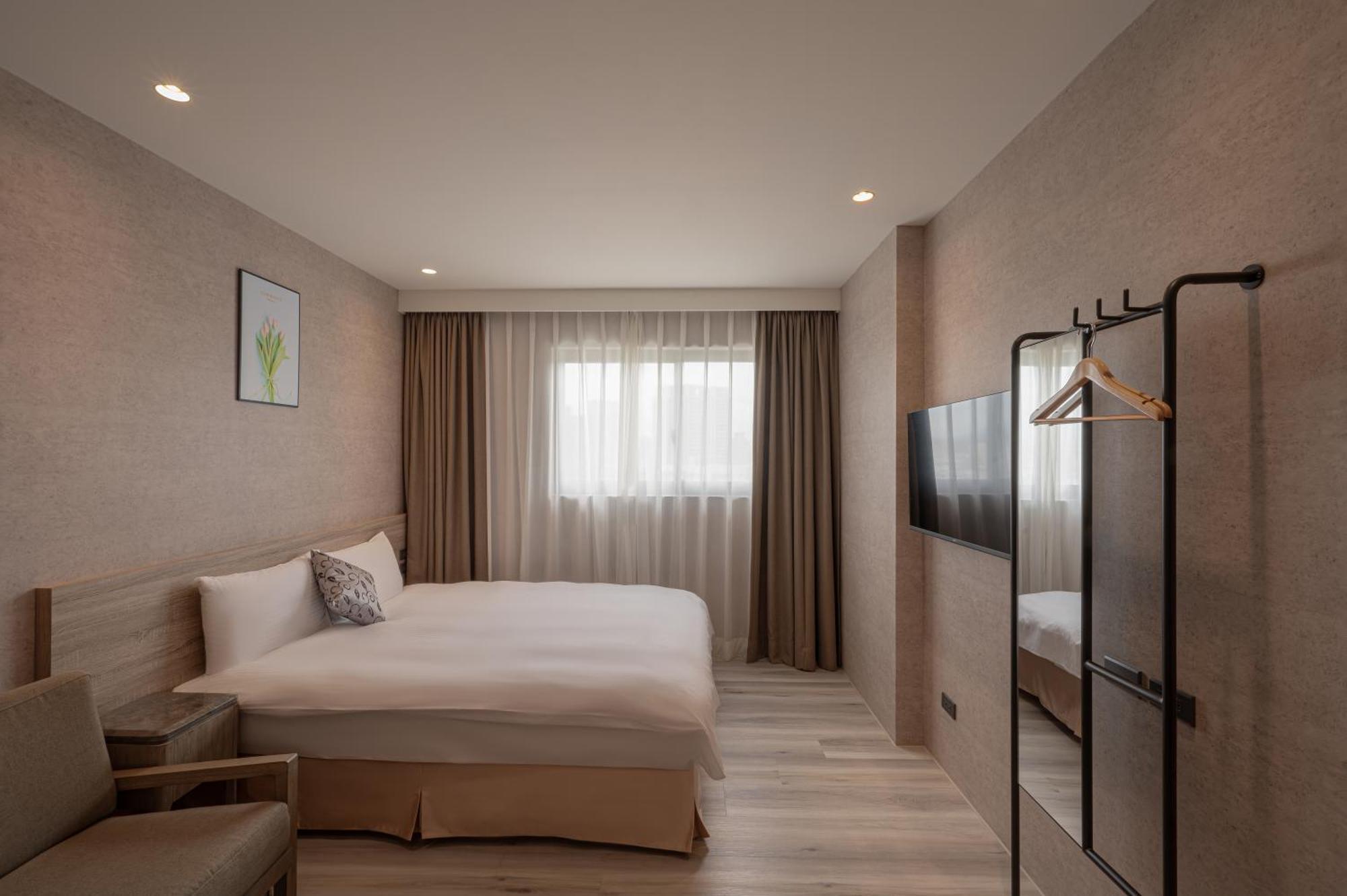 In Joy Hotel Taichung Esterno foto